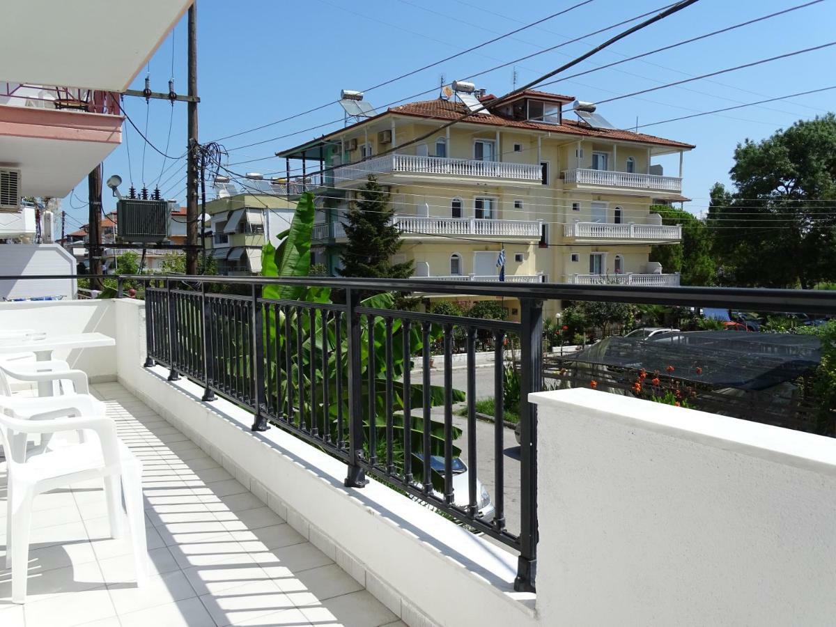Socrates Apartments Olympiaki Akti Exterior photo